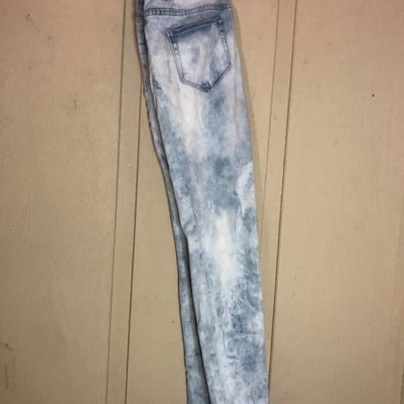 HIGH RISE JEANS - Picture 2 of 4